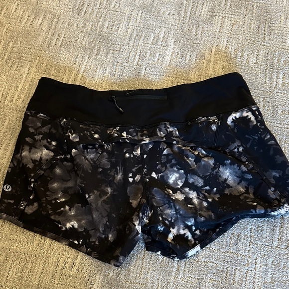 Lululemon Athletica Black and White Athletic Shorts - Picture 5 of 7